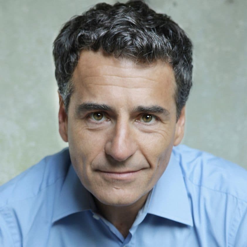 andres velasco headshot